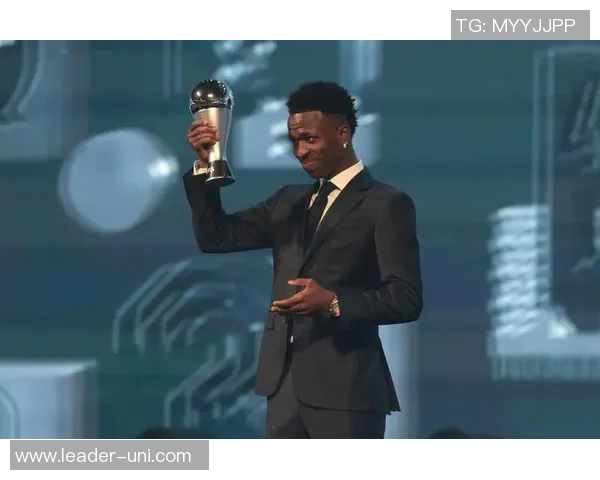 维尼修斯与皇马传奇球员的深厚联系及其对球队的影响力分析