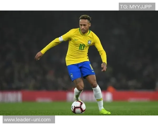 时尚与足球的完美结合盘点那些引领潮流的男足球明星名字