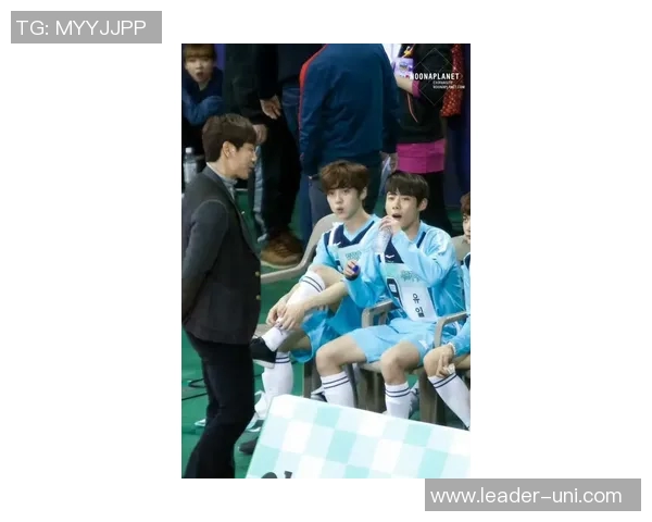 与鹿晗同框的足球明星们在绿茵场上的精彩瞬间与友谊故事